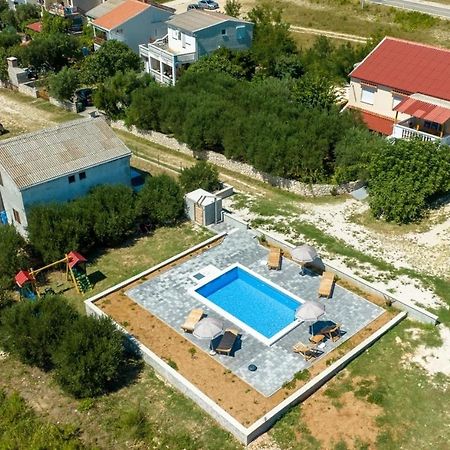 Family Friendly Apartments With A Swimming Pool Rtina - Stosici, Zadar - 21450 Eksteriør bilde