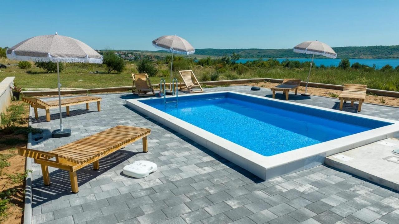 Family Friendly Apartments With A Swimming Pool Rtina - Stosici, Zadar - 21450 Eksteriør bilde